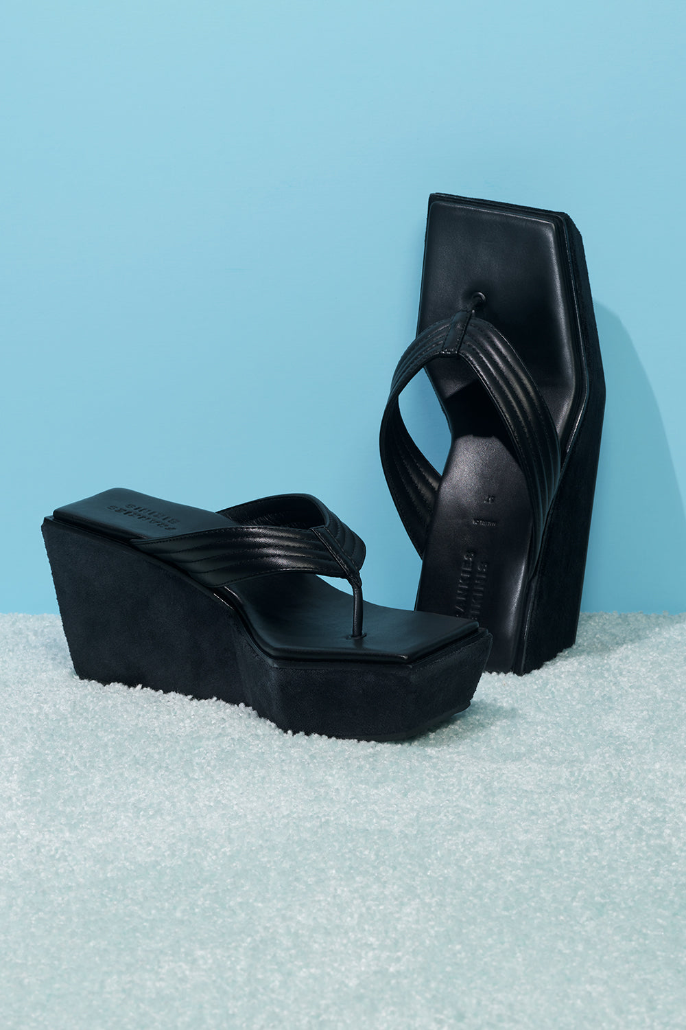 LA Girl Platform Flip Flop  Black