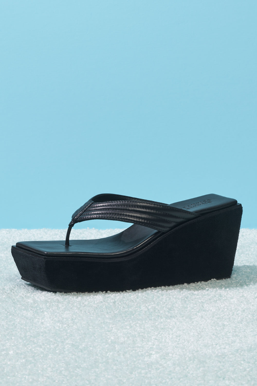 LA Girl Platform Flip Flop  Black