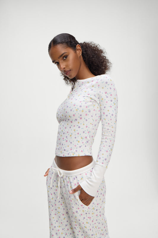 Product-Hover--Cabin Thermal Pajama Pants in White Floral Picnic Blanket