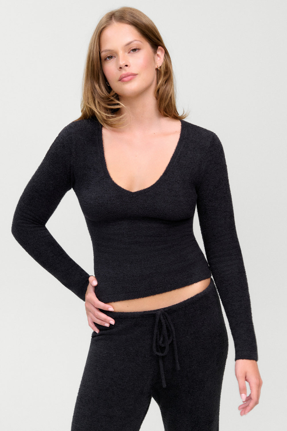 x Barefoot Dreams Kit V Neck Sweater  Black