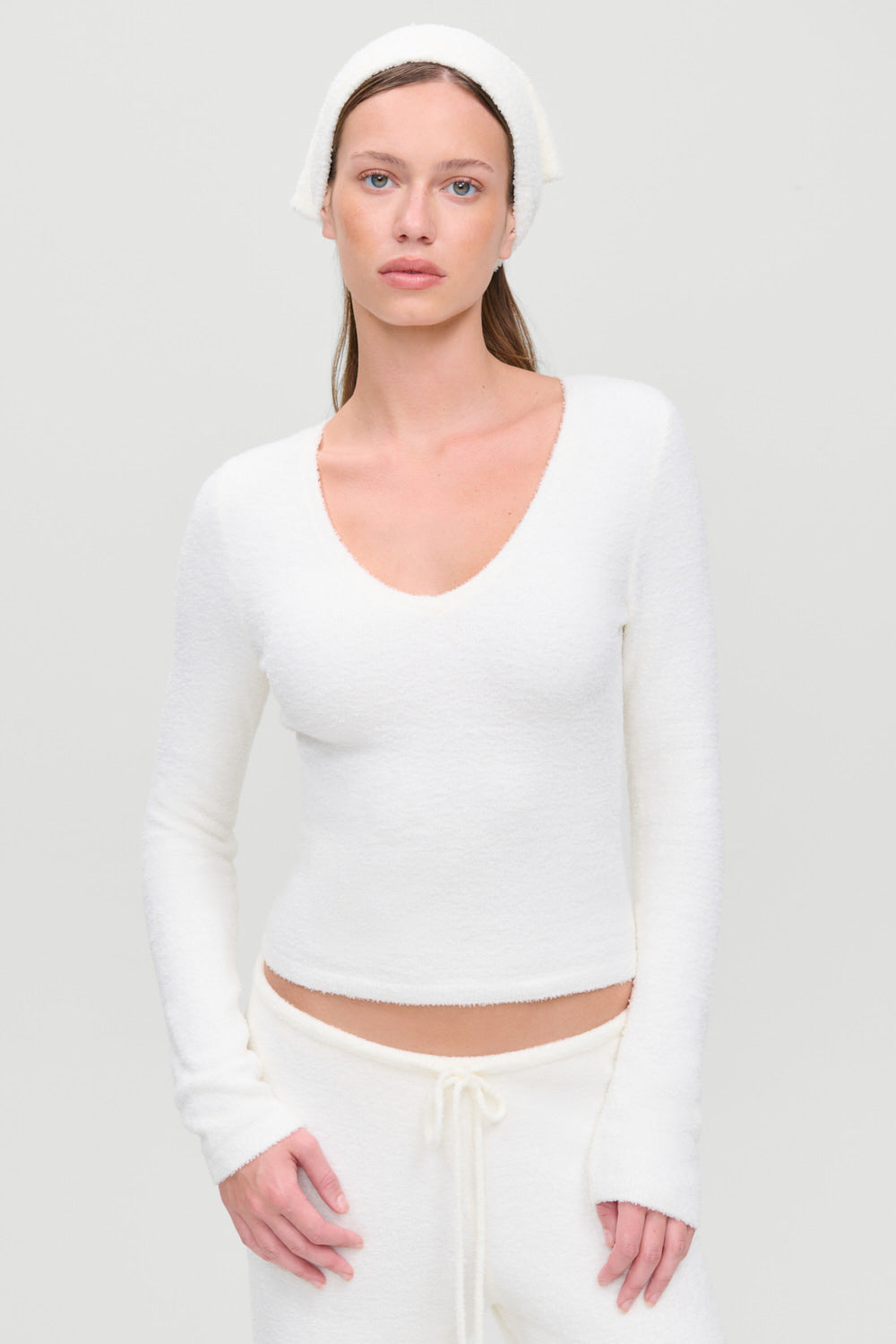 x Barefoot Dreams Kit V Neck Sweater  Pearl