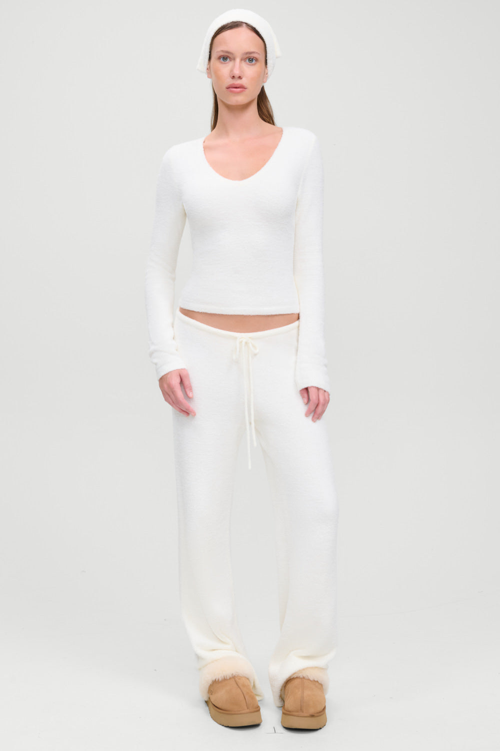 x Barefoot Dreams Kit V Neck Sweater  Pearl