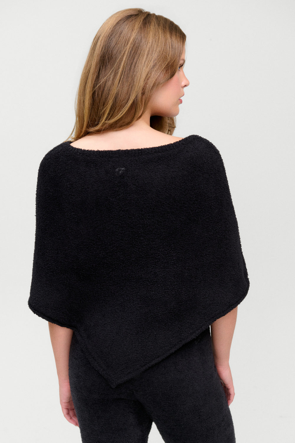 x Barefoot Dreams Scout Knit Poncho  Black