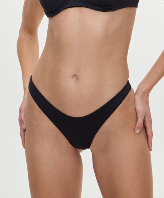 dove bottom black fit guide by Frankies Bikinis 